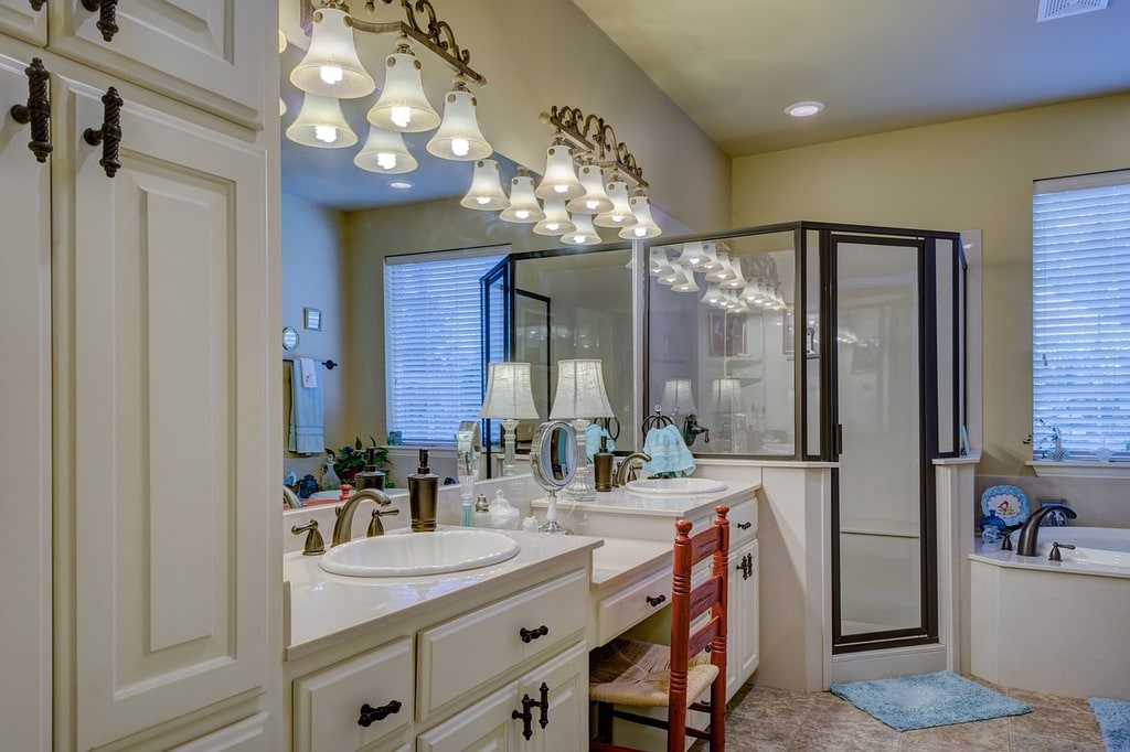 Les matériaux tendance pour une salle de bain durable